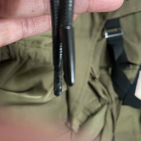 Kate Hewko LIGHTWEIGHT TRENCH COAT - Picture 7 of 8